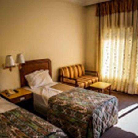 Hotel Lumbini Garden New Crystal Exterior foto