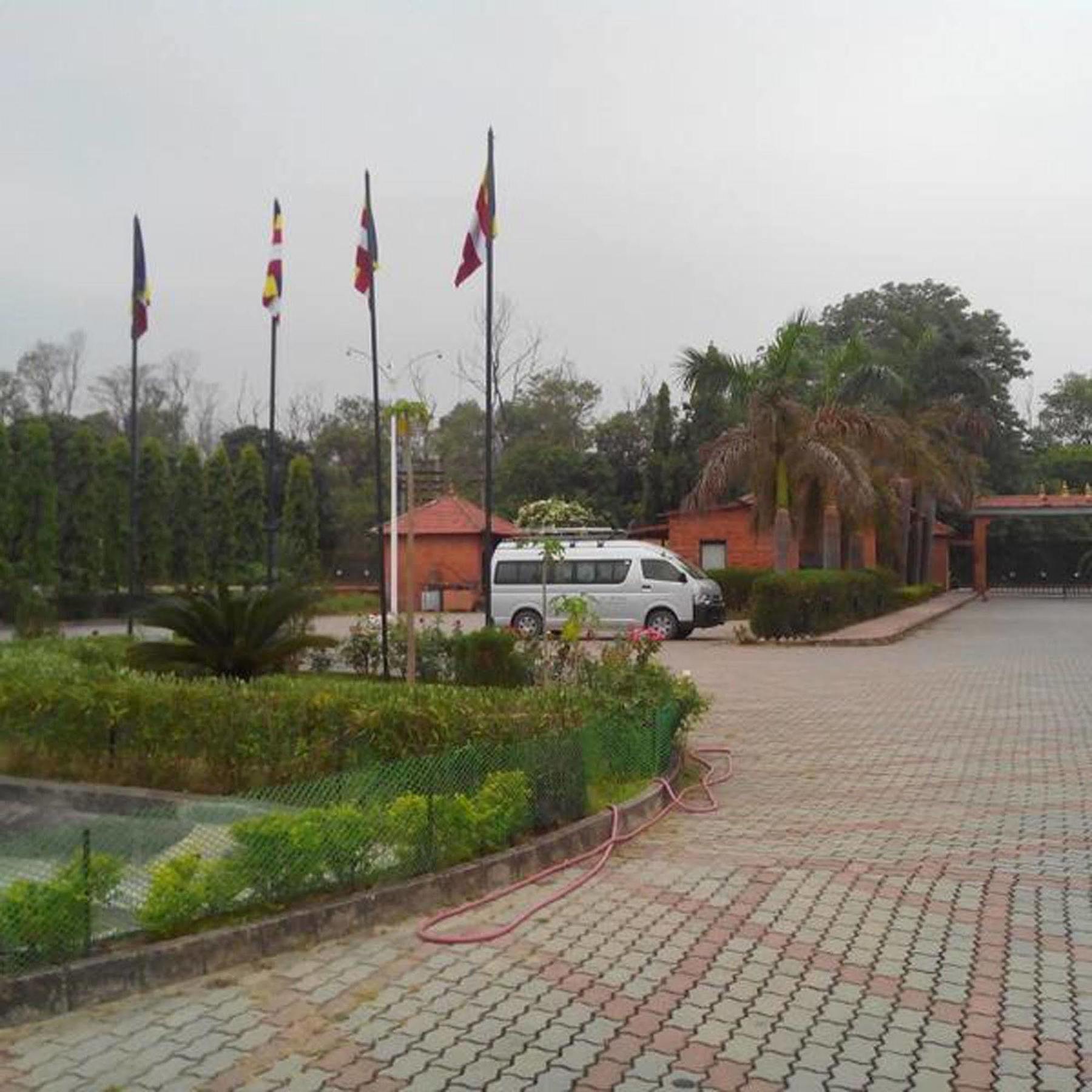 Hotel Lumbini Garden New Crystal Exterior foto